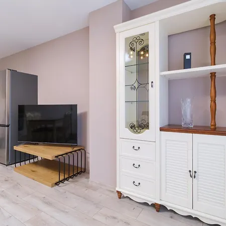 Ldv 13 Free Private Parking